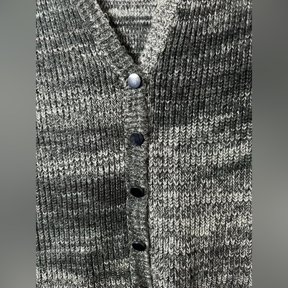 Daisy Fuentes Women’s Cardigan Small Black Gray Ombre Button Front Knit Sweater - Picture 5 of 7